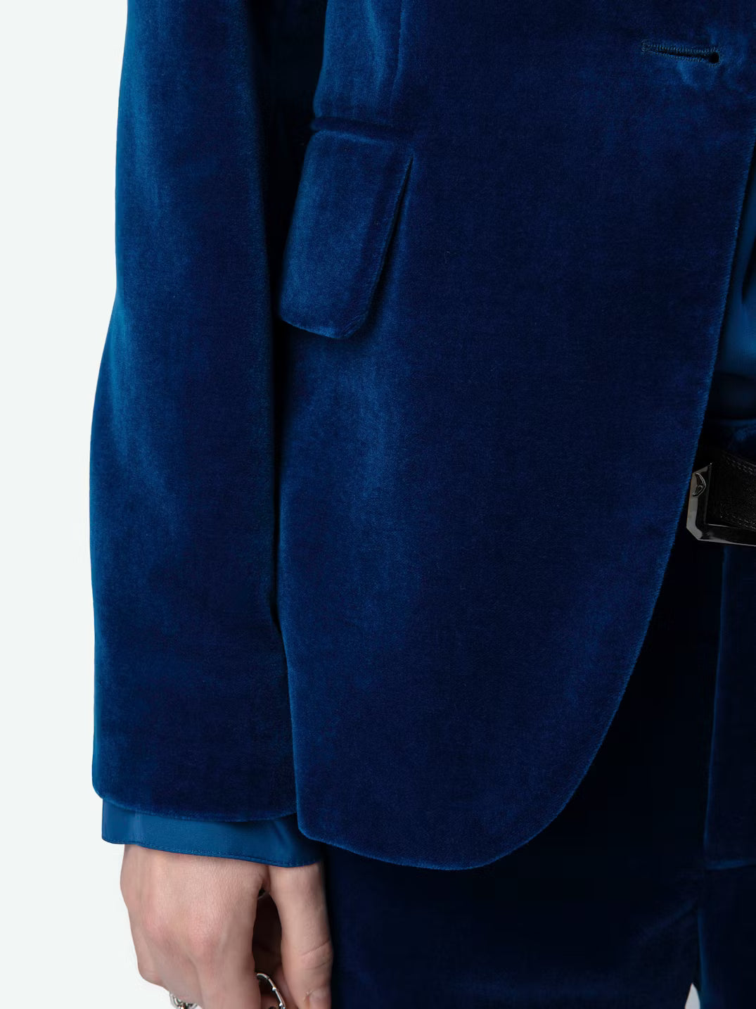 Vavy Velvet Blazer